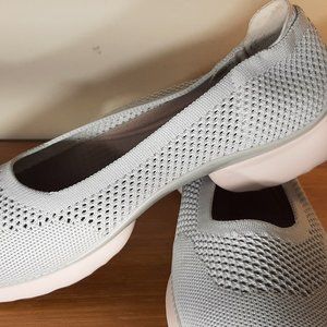 COLE HAAN 3.ZERØGRAND Women`s Wingtip Stitchlite Ballet Flat (7.5）